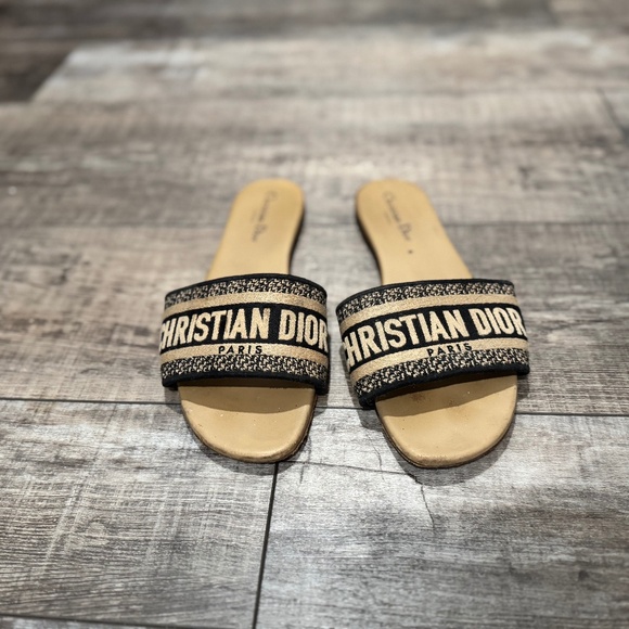 Dior slides - Picture 1 of 5